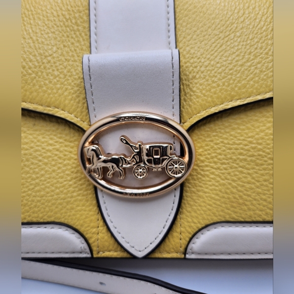 Coach Georgie Shoulder bag in color block. Gold/Retro Yellow/Chalk. - Picture 4 of 10